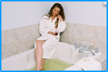 King bedrooms or suites with jacuzzi tubs at the New Horizon Motel Christina Lake 